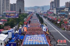 四川仁寿：全国半马锦标赛开跑 中外选手同场竞逐